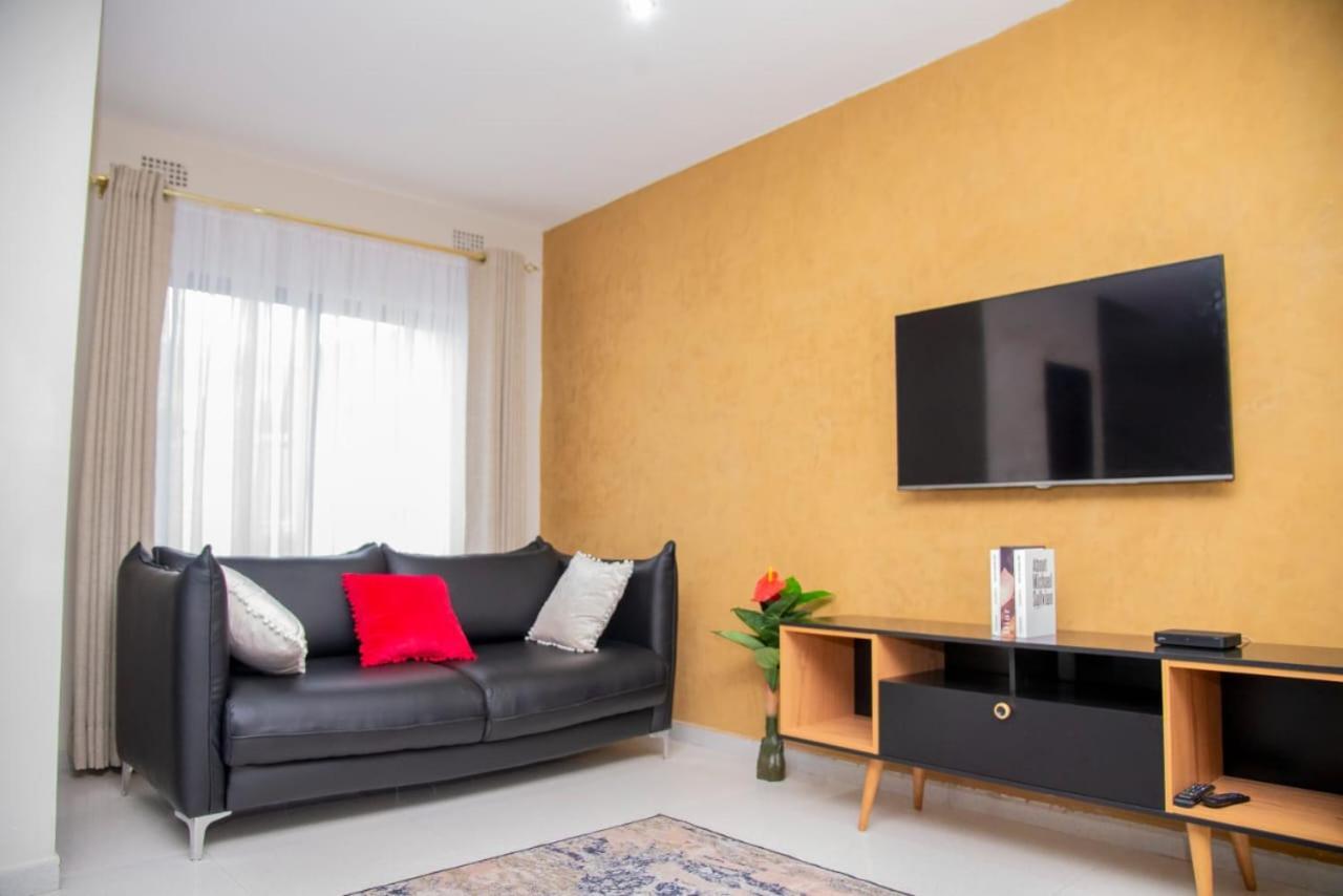 Royal Suites Apartments ลุซากา ภายนอก รูปภาพ