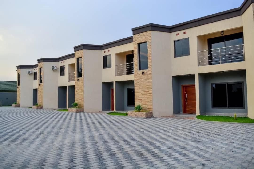 Royal Suites Apartments ลุซากา ภายนอก รูปภาพ