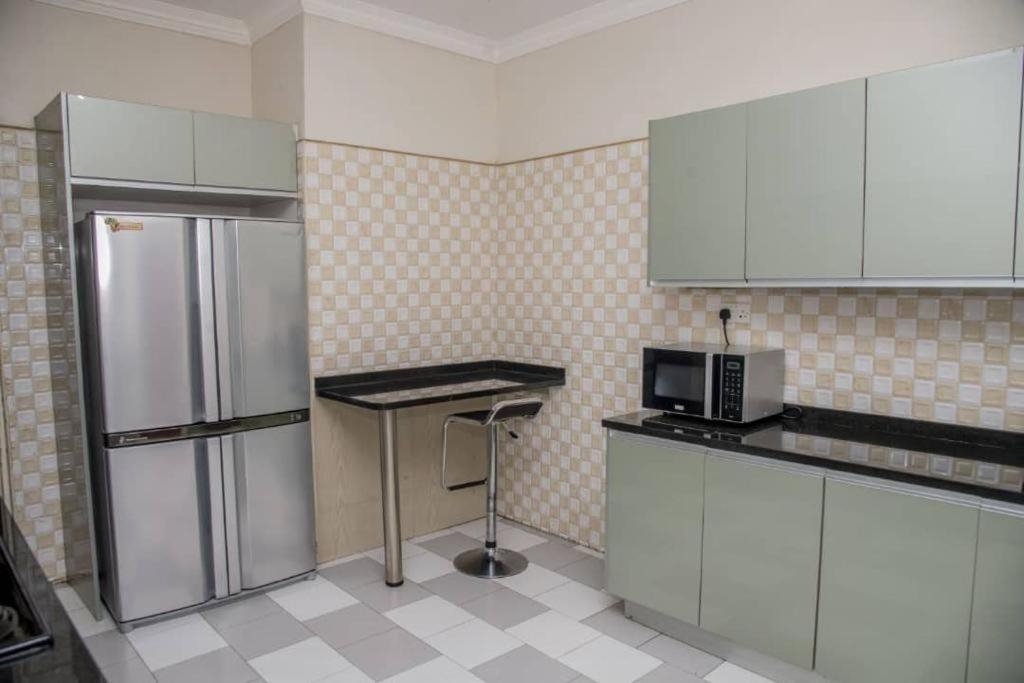 Royal Suites Apartments ลุซากา ภายนอก รูปภาพ