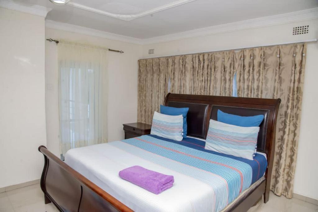 Royal Suites Apartments ลุซากา ภายนอก รูปภาพ