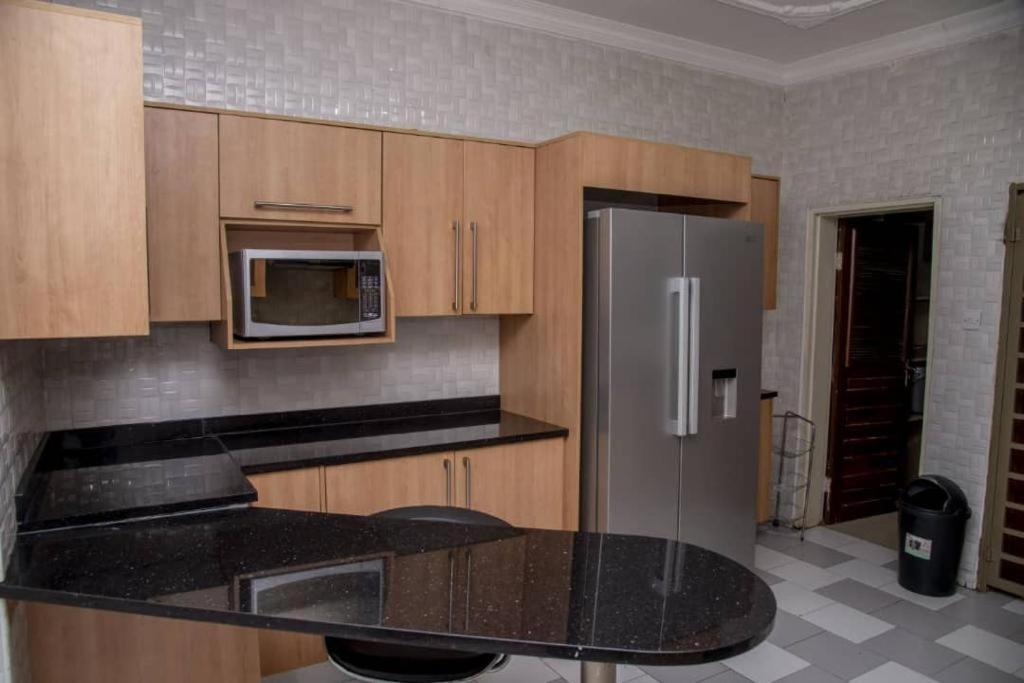 Royal Suites Apartments ลุซากา ภายนอก รูปภาพ